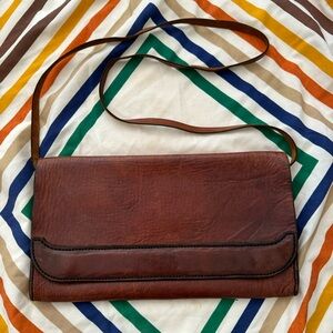 Vintage 70s tooled brown natural leather flap crossbody purse of clutch